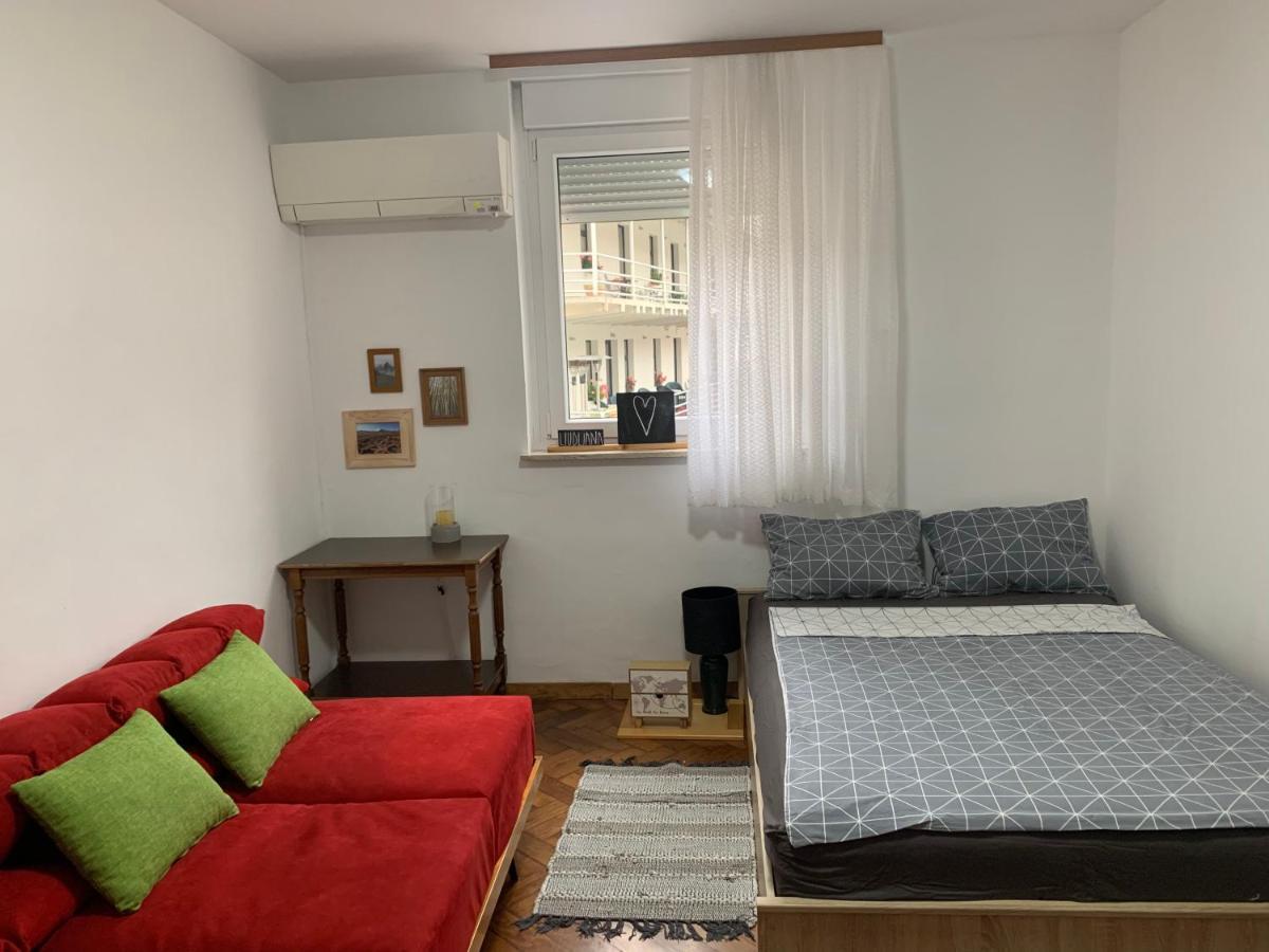 New Episode - Apartment With Private Parking 卢布尔雅那 外观 照片